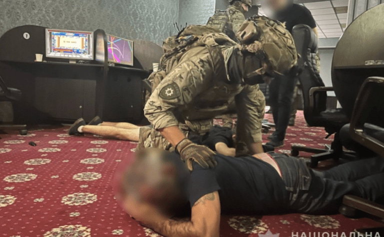 Викрадення людей, побиття та розбійні напади: в Запоріжжі затримали групу вимагачів