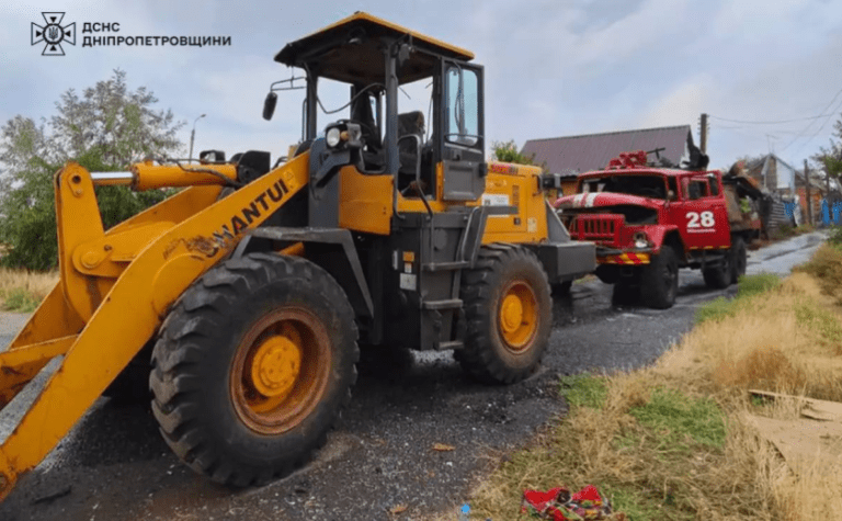 У Нікополі окупанти атакували комунальників, які прийшли на допомогу фахівцям ДСНС