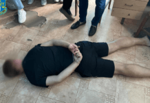 Допомагав потрапити служити в тилові підрозділи: працівнику ТЦК з Дніпропетровщини повідомлено про підозру