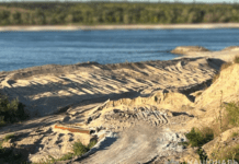 Незаконно видобули пісок на понад 7 000 000 гривень: поліцейські повідомили про підозру членам організованої групи