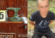 Правоохоронці Дніпра затримали чоловіка, підозрюваного у пограбуванні сусіда