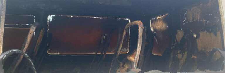 Підпалив автомобіль та торговельні заклади: у Камʼянському затримали 17-річного юнака