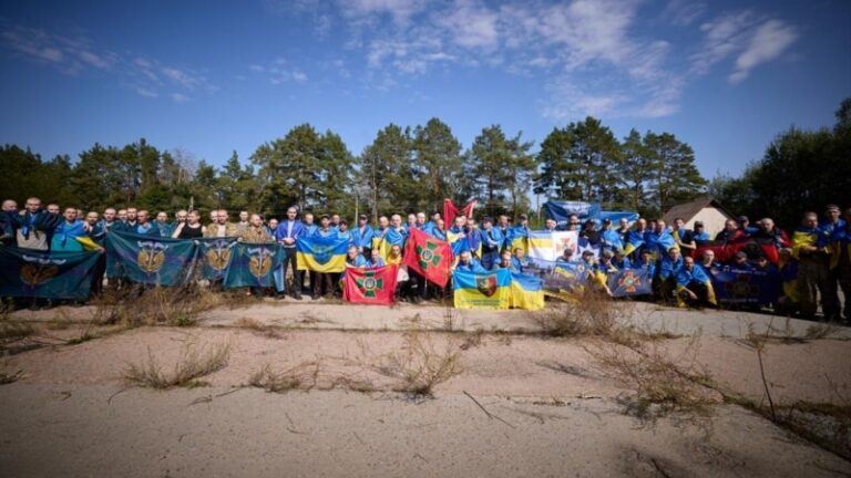 Додому з полону повернулись понад 50 працівників системи МВС – Клименко