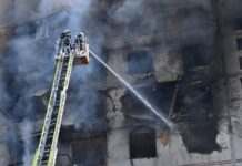 У Харкові пролунали вибухи, було влучання у багатоповерхівку – влада