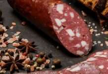 Уся правда про ковбасу: як цей продукт убиває ваш організм