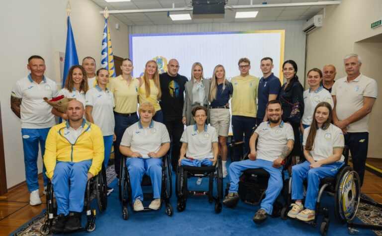 На Дніпропетровщині урочисто привітали з поверненням додому олімпійців і паралімпійців