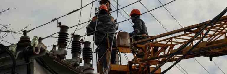 Енергетики пояснили, чому українців не попереджають про екстрені відключення електроенергії