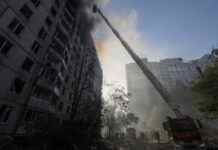 У Харкові деблокували тіло жінки у багатоповерхівці, в яку влучила авіабомба – прокуратура