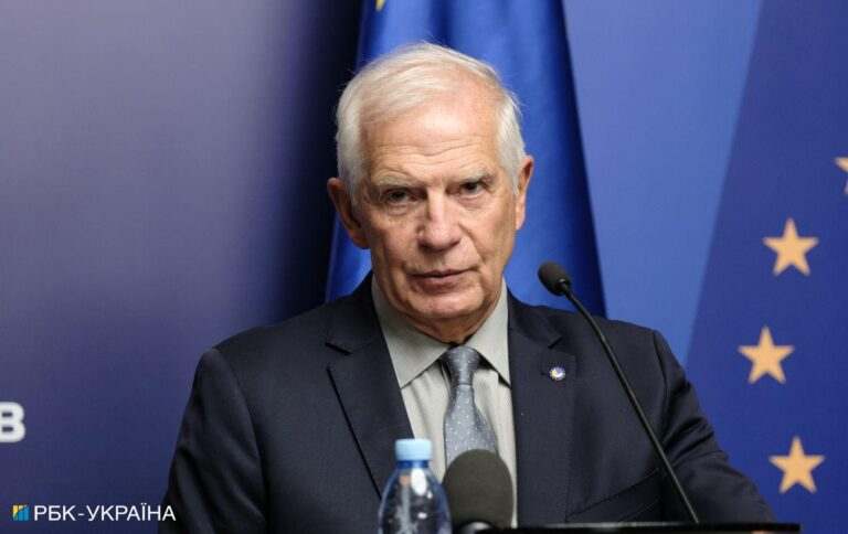 Боррель закликав Захід збільшити допомогу, аби не дати Росії занурити Україну в темряву