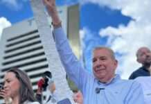 У Венесуелі суд видав ордер на арешт лідера опозиції