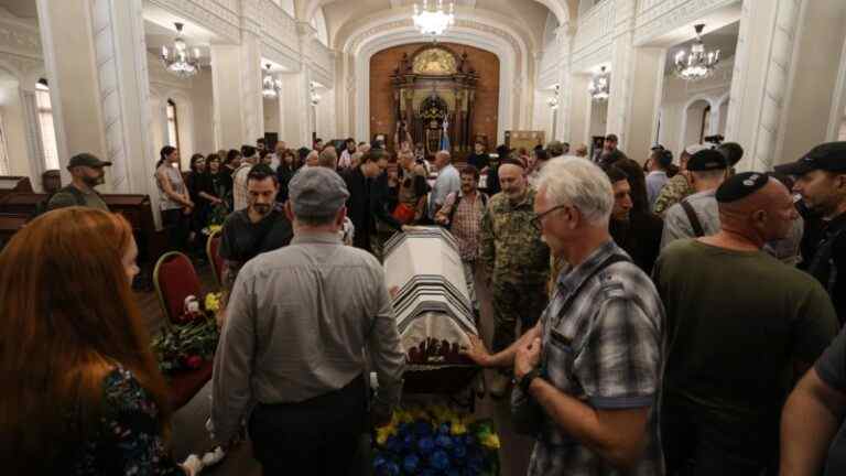 У Києві попрощалися з сином головного рабина України, який загинув на фронті