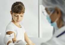 В Україні запрацював чат-бот з вакцинації: яку інформацію можна отримати