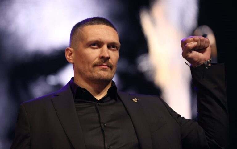 Усик стримано відреагував на перемогу Дюбуа
