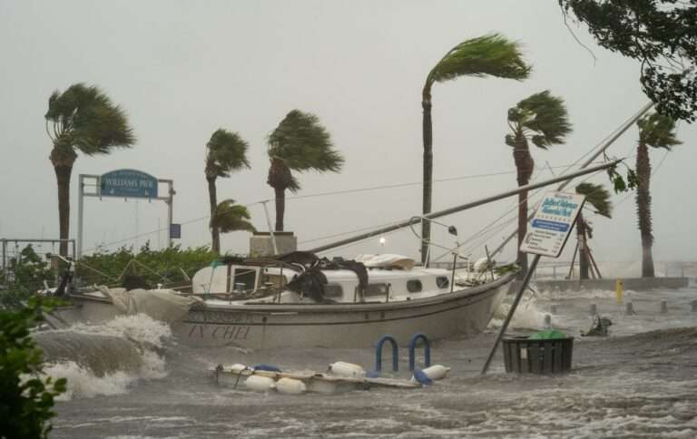 Один із найпотужніших в історії. У США вирує смертоносний ураган “Хелен” (фото і відео)
