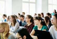 Вища освіта у Польщі: які стипендії можуть отримати українські студенти