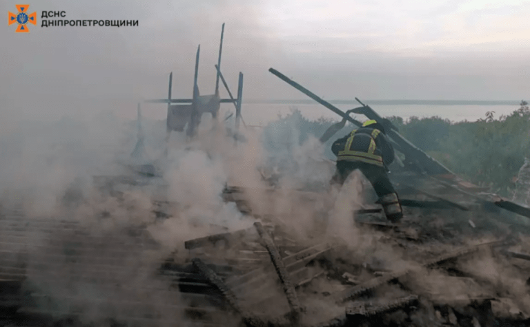 У Кам’янському районі горів житловий будинок