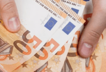 У Польщі закликали країни ЄС позбавити українських чоловіків соцвиплат