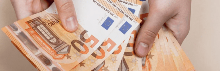 У Польщі закликали країни ЄС позбавити українських чоловіків соцвиплат