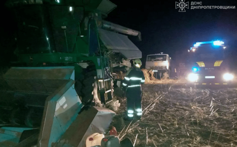 У Кам’янському районі ліквідовано загорання комбайна