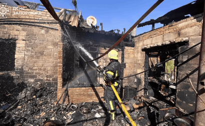 У Запоріжжі палав двоповерховий житловий будинок та прибудова