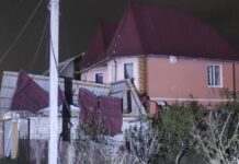 Ворог завдав удару ракетою з касетною бойовою частиною по передмістю Одеси, є загиблі