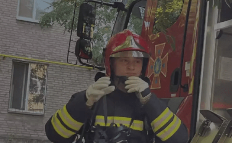 У Запоріжжі зайнявся житловий будинок: обійшлося без постраждалих