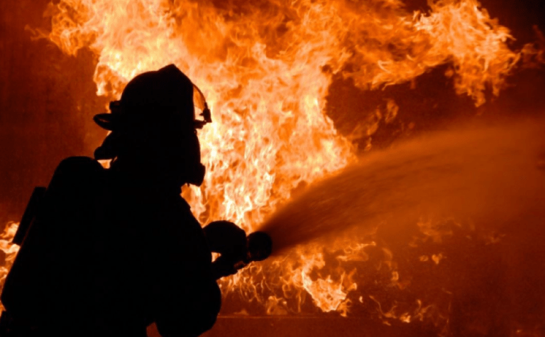 У Запоріжжі під час пожежі у п’ятиповерхівці загинув чоловік