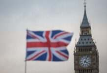 Британія розширила санкції проти Росії, додавши 10 нових судів