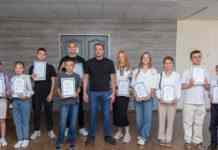 У Камʼянському вручили свідоцтва стипендіатам виконавчого комітету міськради