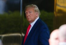 Стрілянина поблизу Трампа. ФБР розслідує “те, що схоже на спробу вбивства”