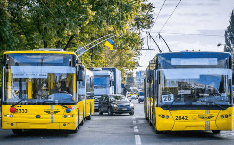 У Дніпрі 25 вересня громадський транспорт працюватиме зі змінами