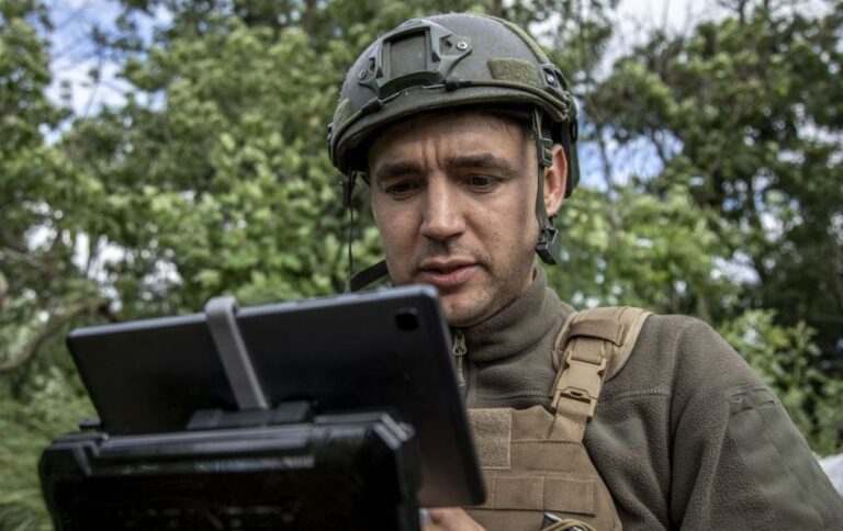 ЗСУ відбивають механізовані штурми, а ворог тисне у чотирьох областях: карти ISW