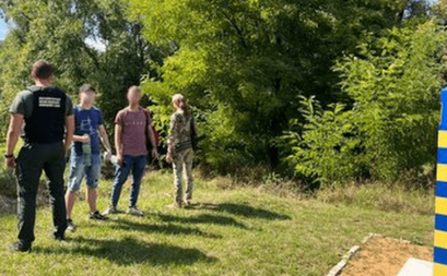 Планували перетнути Тису на гумовому човні: двох мешканців Дніпропетровщини затримали під час спроби втекти за кордон