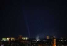 Кличко: під час збиття російського дрона в Києві вибило вікно в багатоповерхівці