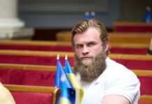 У Раді пропонують відкликати депутатів Дмитрука та Одарченка з парламентських комітетів