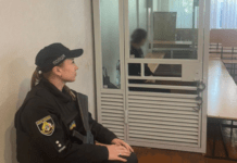 Пограбувала пенсіонерку біля церкви: правоохоронці Нікопольщини затримали підозрювану