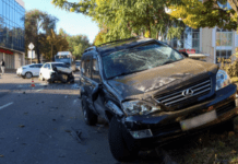 На Січових Стрільців у Дніпрі Hyundai зіткнувся з Lexus: є постраждалий