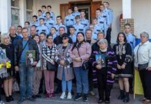 У Камʼянському відкрили памʼятний знак на честь загиблих героїв