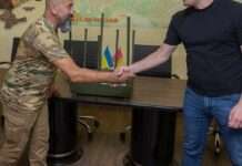 Мер разом із благодійниками передали війсковим РЕБ