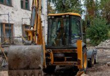 У Камʼянському проводять будівельні роботи в закладах навчання