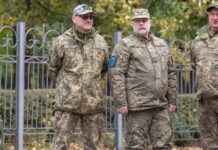 Мер передав на фронт ще один пікап