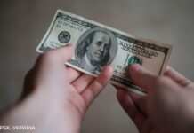 Девальвація відкладається: коли долар буде коштувати 45 гривень