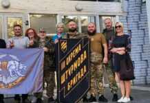 Волонтери Дніпропетровщини виграли суд у справі машин для ЗСУ