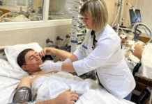 У Дніпрі рятують 41-річного батька трьох дітей, в серце якого потрапив уламок