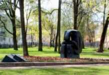 РФ: влада Петербурга вирішила дозволити акцію пам’яті жертв Голокосту, яку раніше заборонила