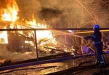 Вночі сили РФ атакували Одесу «Шахедами»: спалахнули склади і автівки, постраждав чоловік – ДСНС