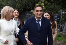 Молдова: опонент Санду Стояногло виправдовується через румунський паспорт