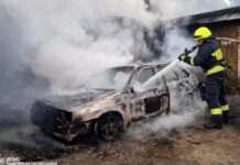 У Дніпрі зайнявся гараж та автомобіль, що стояв поруч