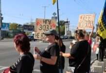 Автопробіг та «акція у чорному»: у Запоріжжі вийшли на підтримку військовополонених