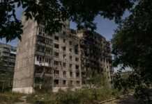 Росіяни зайшли на східну околицю Торецька. Бої ведуться буквально за кожен під’їзд, – ЗСУ